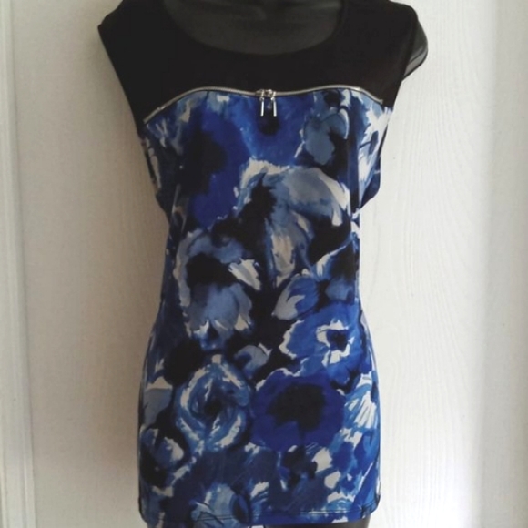 Laura Plus Tops - ⭐️ Host Pick ⭐️ Laura Plus | Floral Print Sleeveless Zipper Detail Blouse